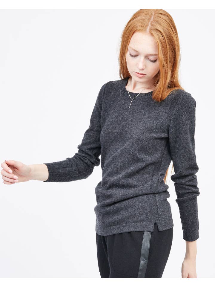 QUINN - Wholesale Knitted jumper – Women′s - ALISA Essential Cashmere Crew11