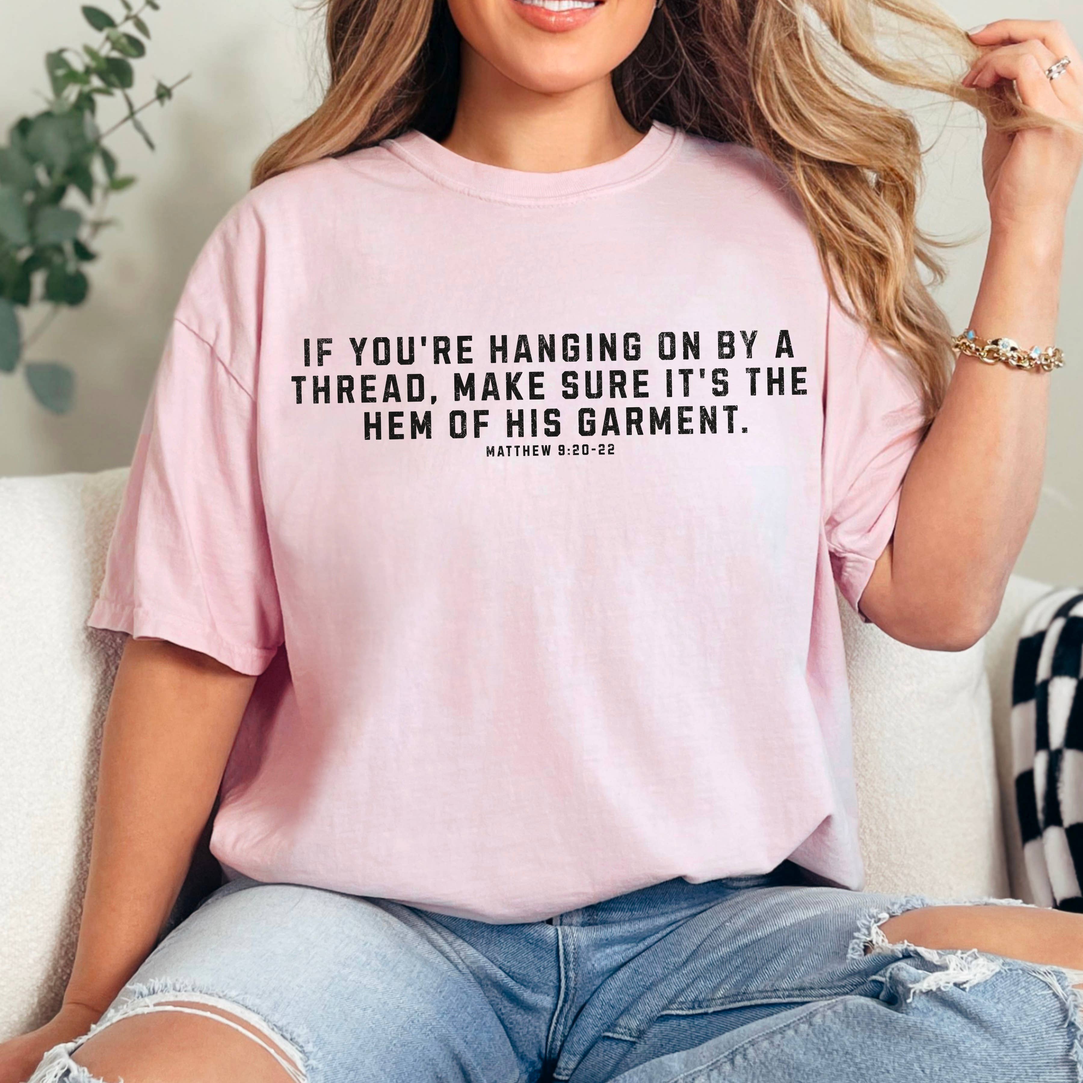 Shoppe SHC - Vente T-shirt à imprimés – femme - Christian Graphic | Ne tenir qu'à un fil | Couleur confort0