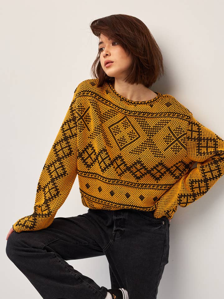 Sweat-shirt oversize Zarina moutarde pour la vente par Handmade Originals Ukraine
