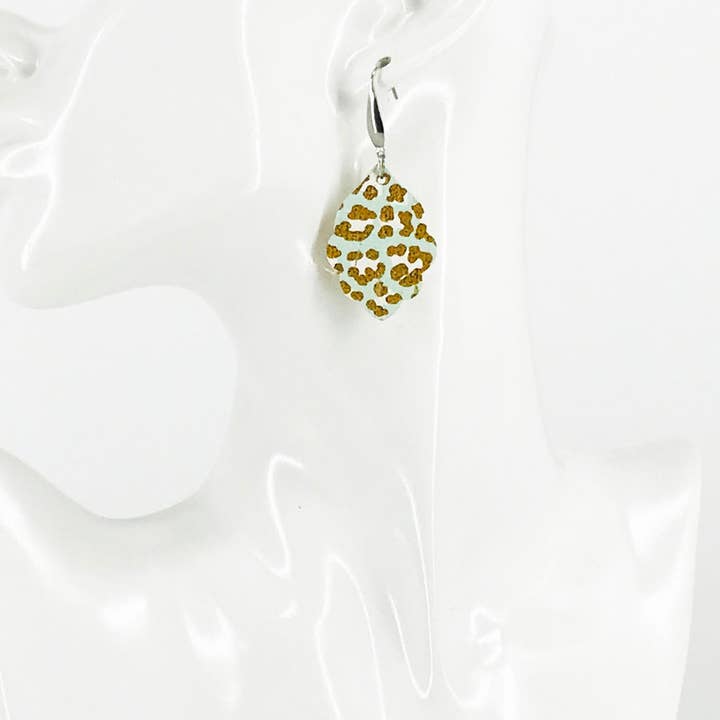 Magnolia & Peach Jewelry Boutique, LLC - Wholesale Dangle Earrings - Genuine Leather Earrings - E19-29311