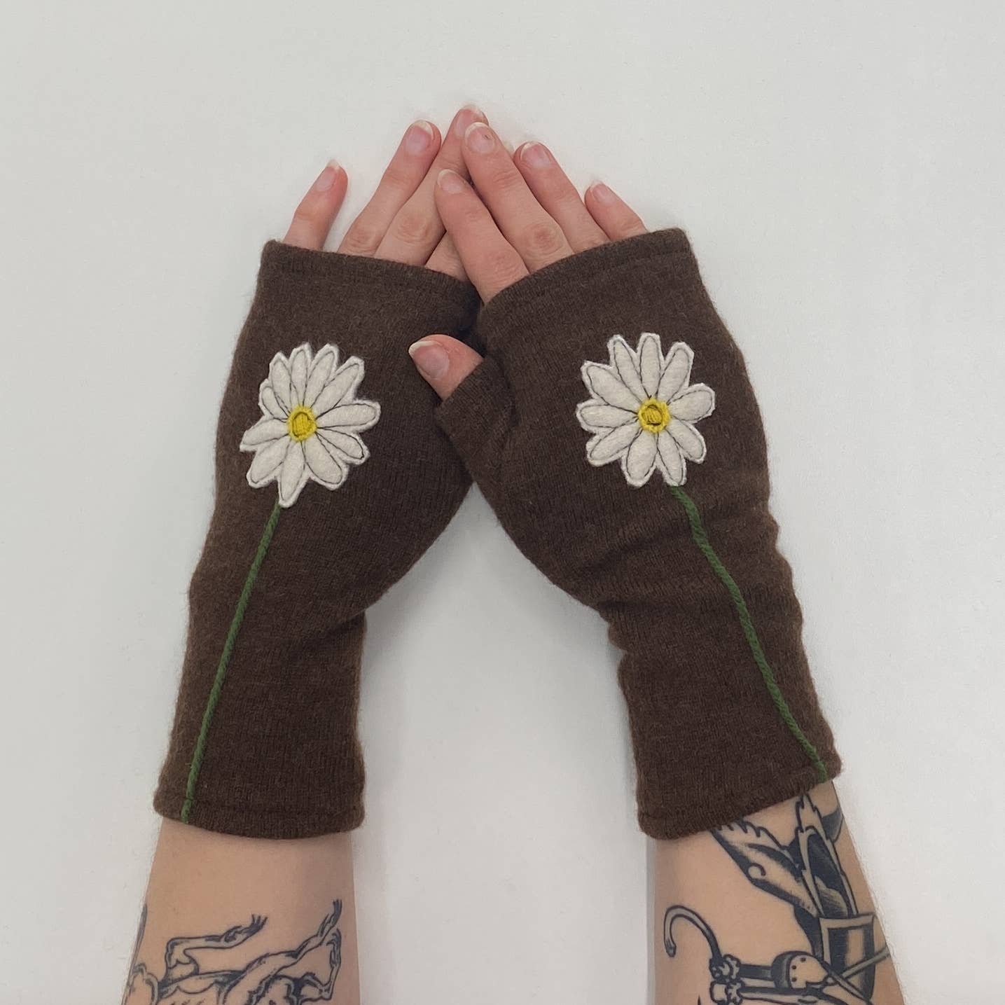 Sardine Clothing Co. - Wholesale Gloves - Women's - Fingerless Cashmere Gloves-Daisy