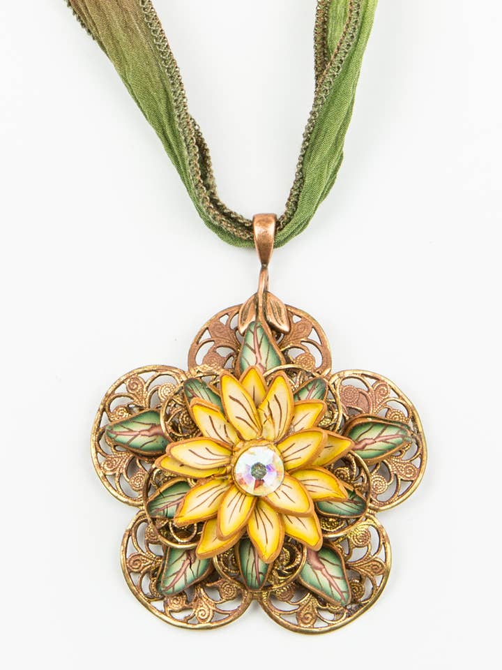 Blomstervedhæng Stor - Solsikke Field for engroshandel hos Petal Pushers by Janet Pitcher