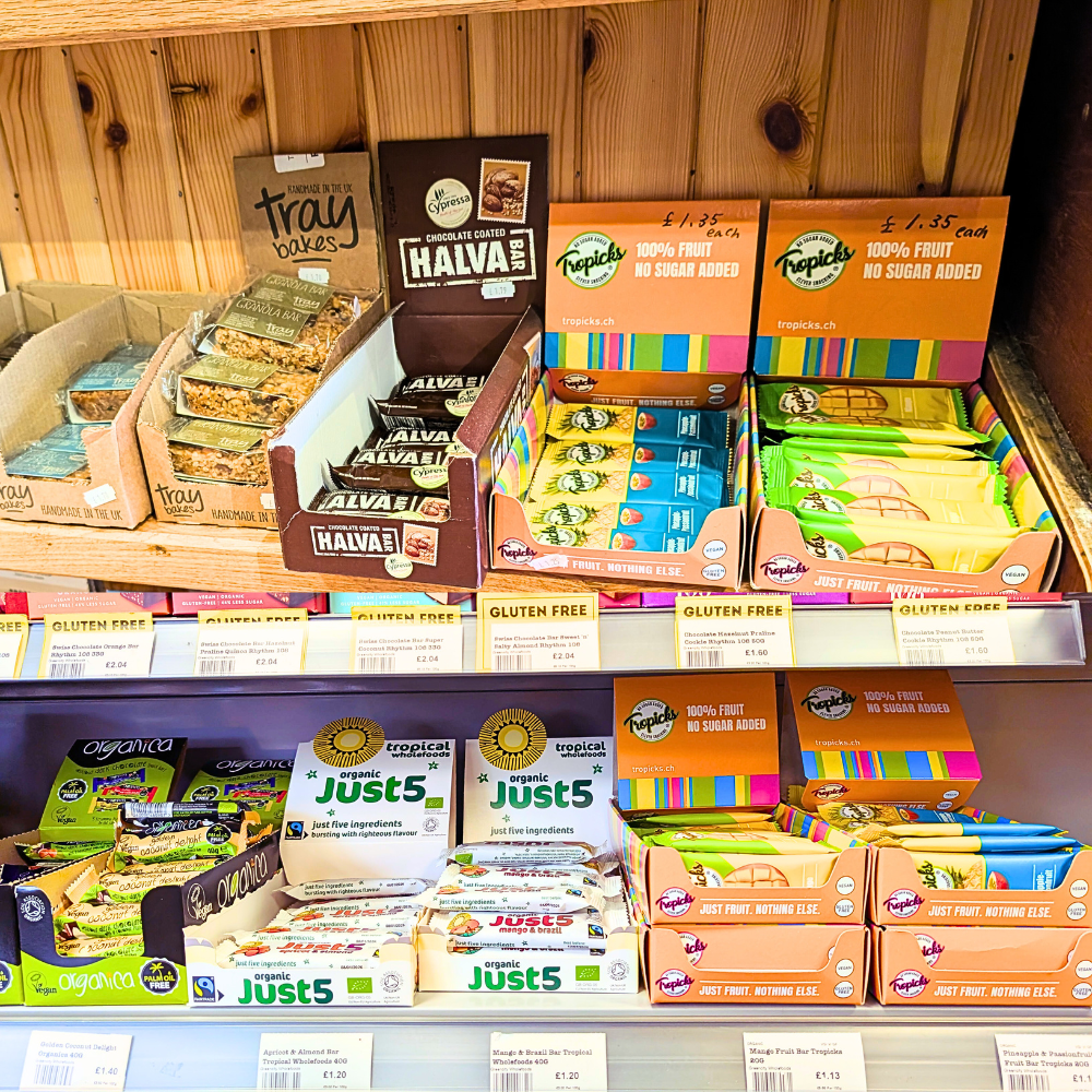 Fabmundo – wholesale Dried/dehydrated fruit – Tropicks Pineapple + Passionfruit Fruit Bars – Case of 20 4