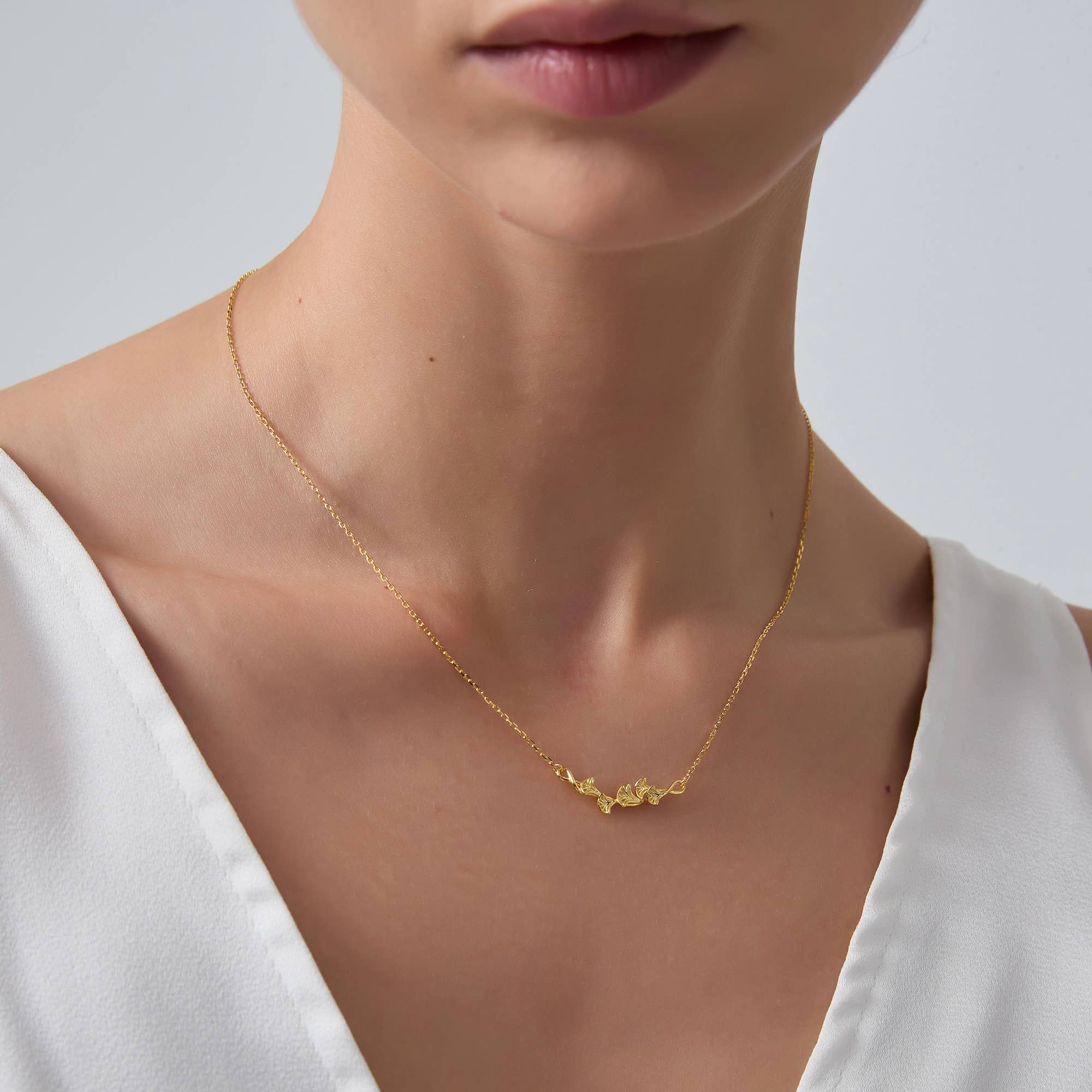 Perimade & Co. LLC - Vendita all'ingrosso Collana con ciondolo/pendaglio - Collana Foglia di Ginkgo Ispirata alla Natura in Argento Sterling 9253