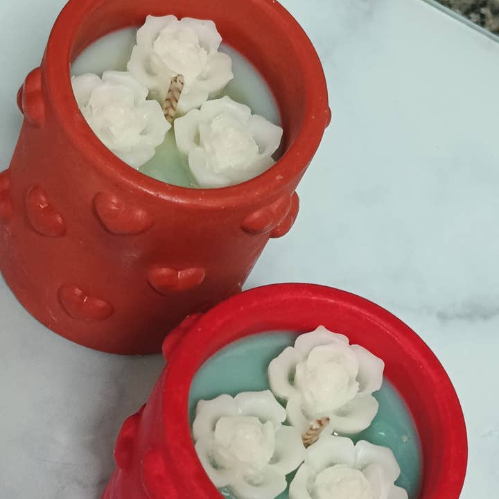 Handmade Eco Resin Soy Candle with Hearts | 135g | Rose Wax for wholesale by Llum del Sol