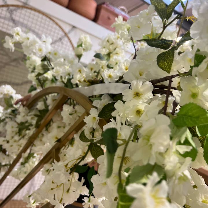 IVY CRUZ - Wholesale Artificial Flowers - White Flower Garland, Artificial cherry blossom garland
