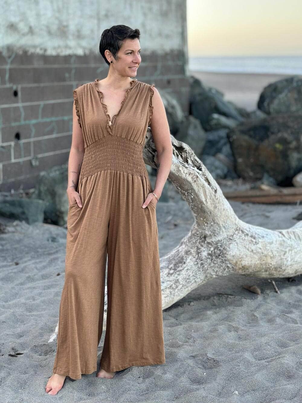 CARAUCCI – Großhandel Jumpsuit – Damen – Pullover mit Rüschen11