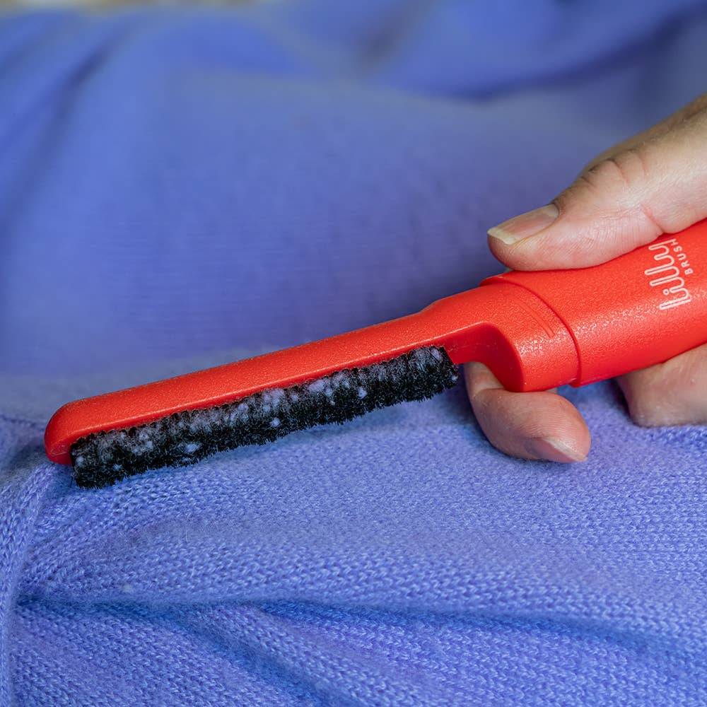 Red Pill & Lint Remover  for wholesale on Faire4