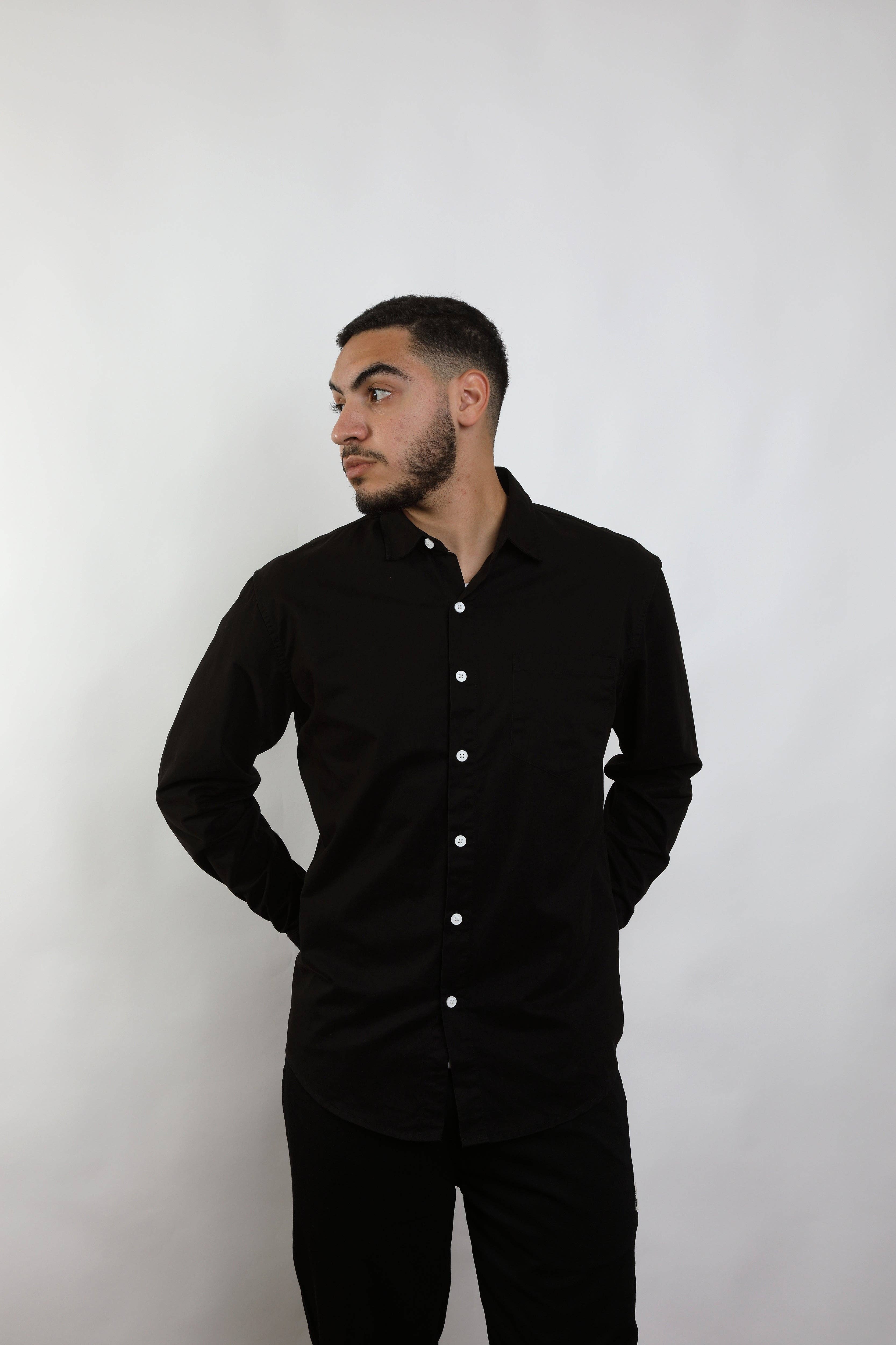 PLACED BY GIDEON - Wholesale Button Down Shirt - Men's - Chemise intemporelle en coton à boutons contrastés2