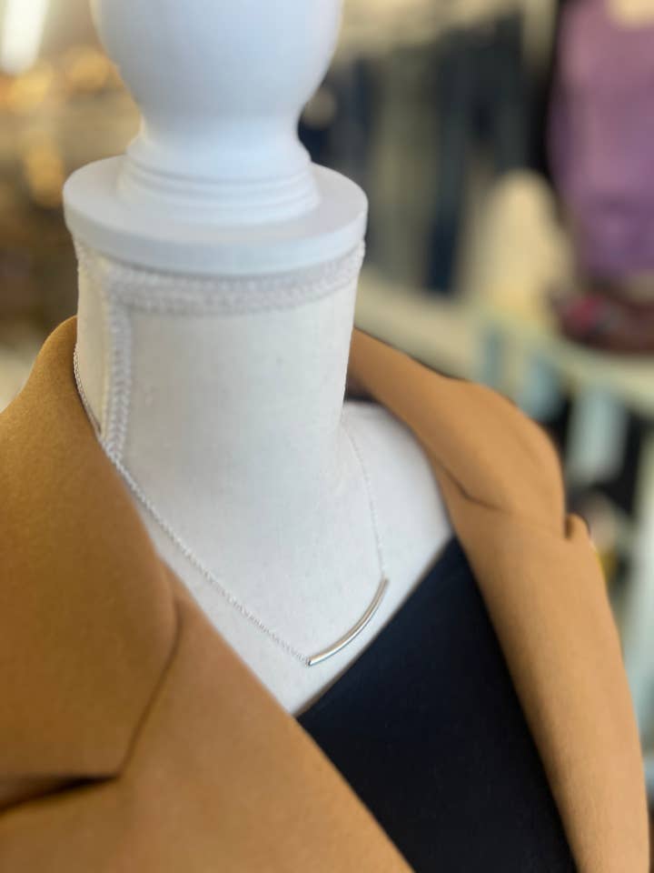 Einfache silberfarbene Halskette für den Großhandel von Frolicking Leaves