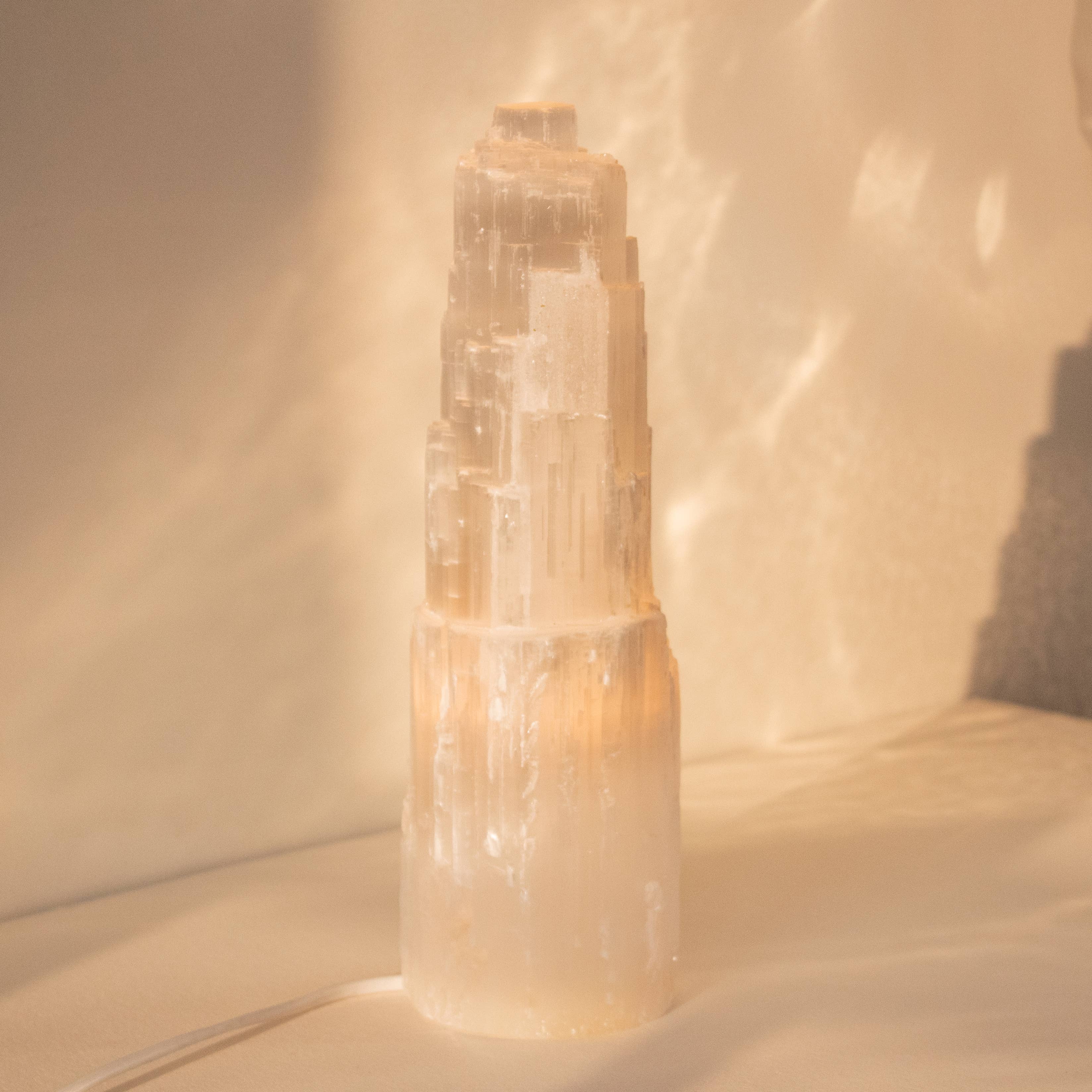 ANAS CRYSTALCARE BV - Wholesale Accent/Desk Lamp - Selenite Tower Lamp0
