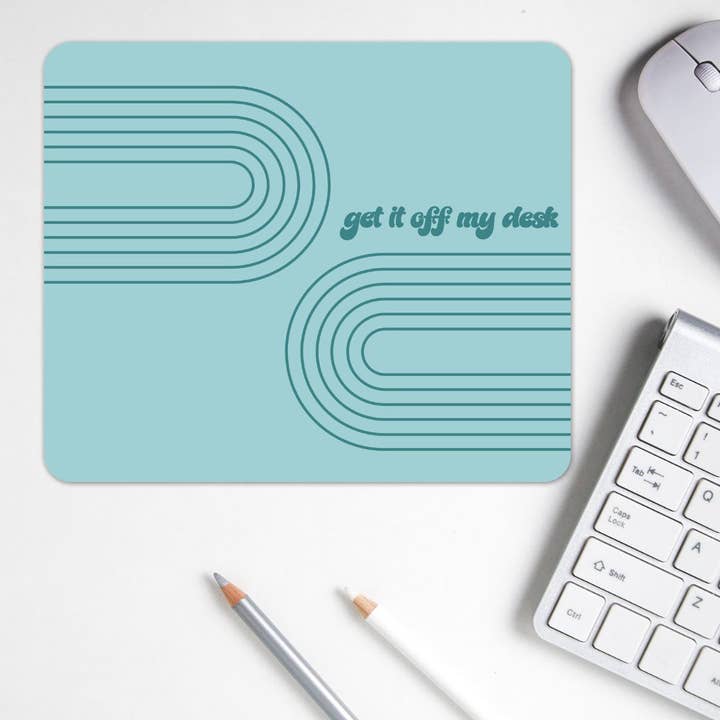 The Game Day Family – Großhandel Mauspad – Mousepad Get It Off My Desk | Lustiges Mousepad als Bürogeschenk3