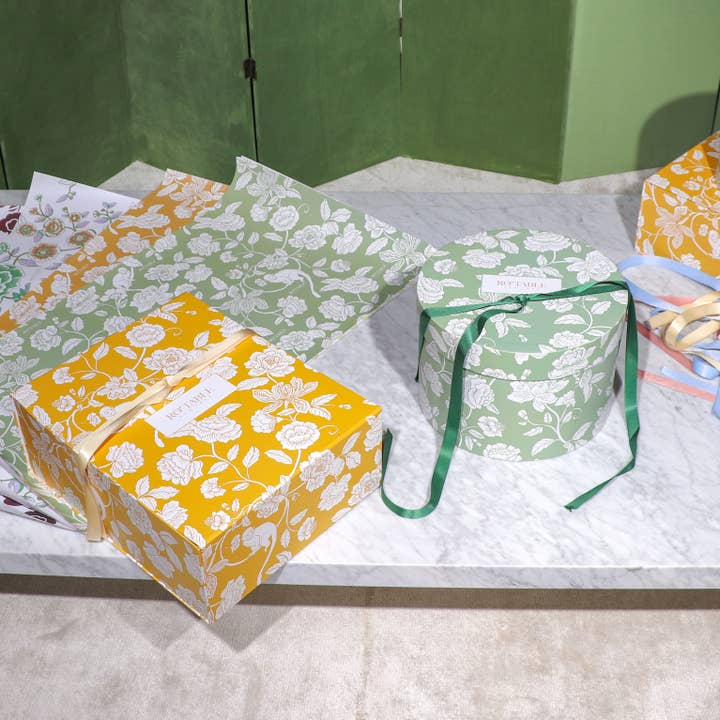 Ro’Table NYC - Wholesale Gift Box - Magnetic Mustard Gift Box - Foldaway