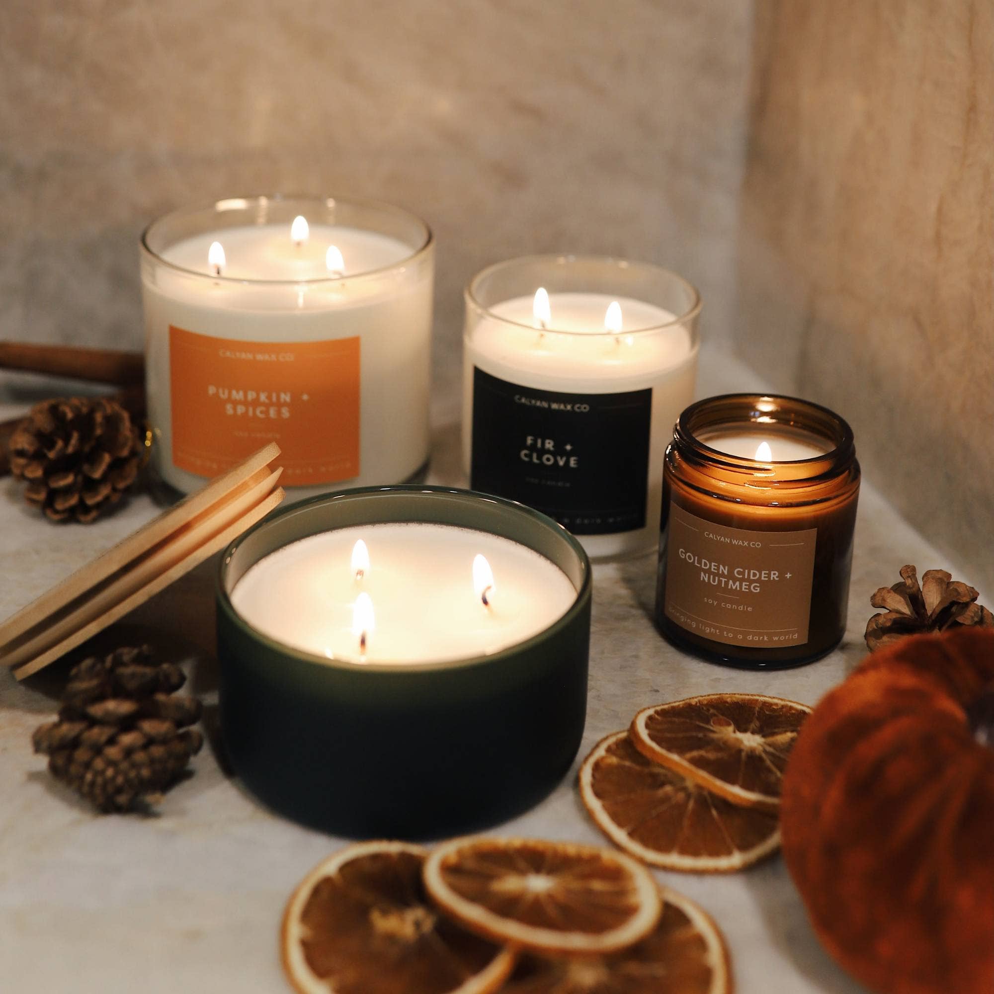 Calyan Wax Co. - Wholesale Pot/gevulde kaars - Gouden Cider + Nootmuskaat - Mini Amber Pot Soja Kaars7