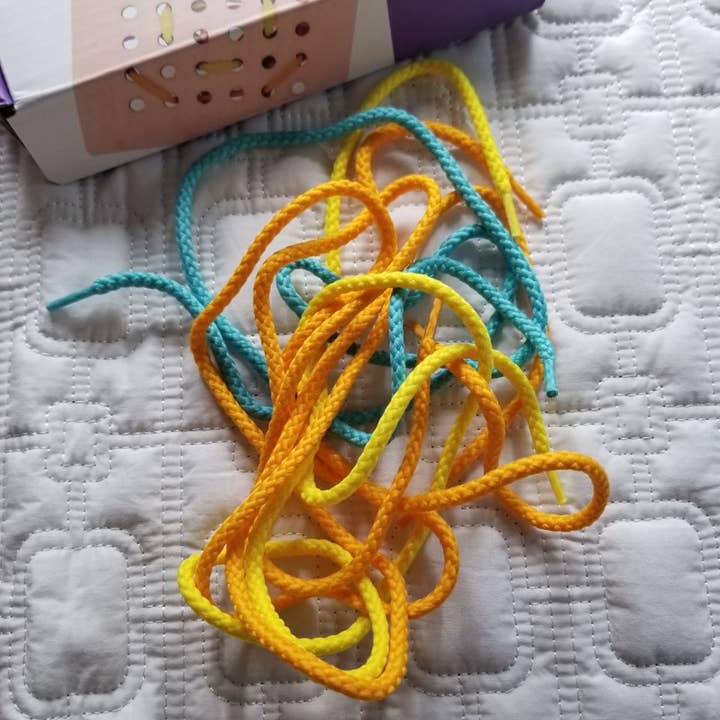 D & C TOYS - Wholesale Wood Toy - Kids - Montessori Wooden Weaving Roping Board Lacing Toy3