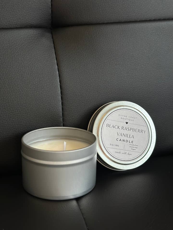 Bougie à la vanille framboise noire pour la vente par Divine Coast Boutique