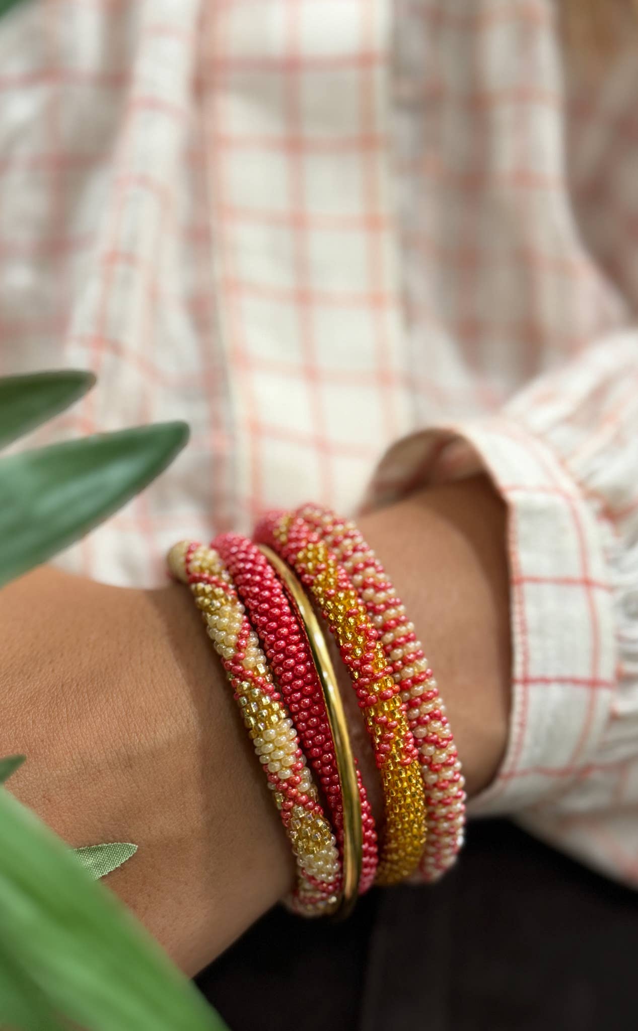 MAISON KIZO – wholesale Beaded bracelet – Nepalese glass bead bracelet B422