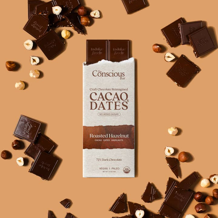 Chocolat noir sucré aux dattes - Noisette grillée pour la vente par The Conscious Bar