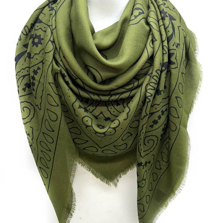 LINETA - Wholesale Scarf - Women's - A-6 Large square scarf with paisley print Fine material10