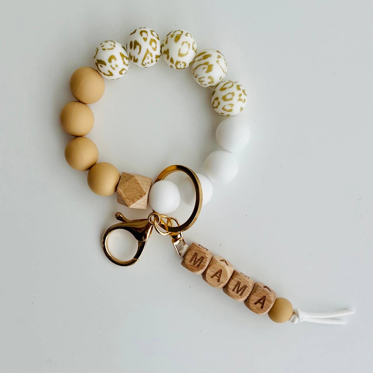 Tiny Gift Society – wholesale Nyckelringsarmband – MAMA armband nyckelring i silikon med pärlor och tassel4