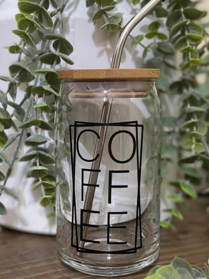 Bicchiere da birra con coperchio in bambù e cannuccia in per la vendita all'ingrosso da parte di Bearded Bird Apparel