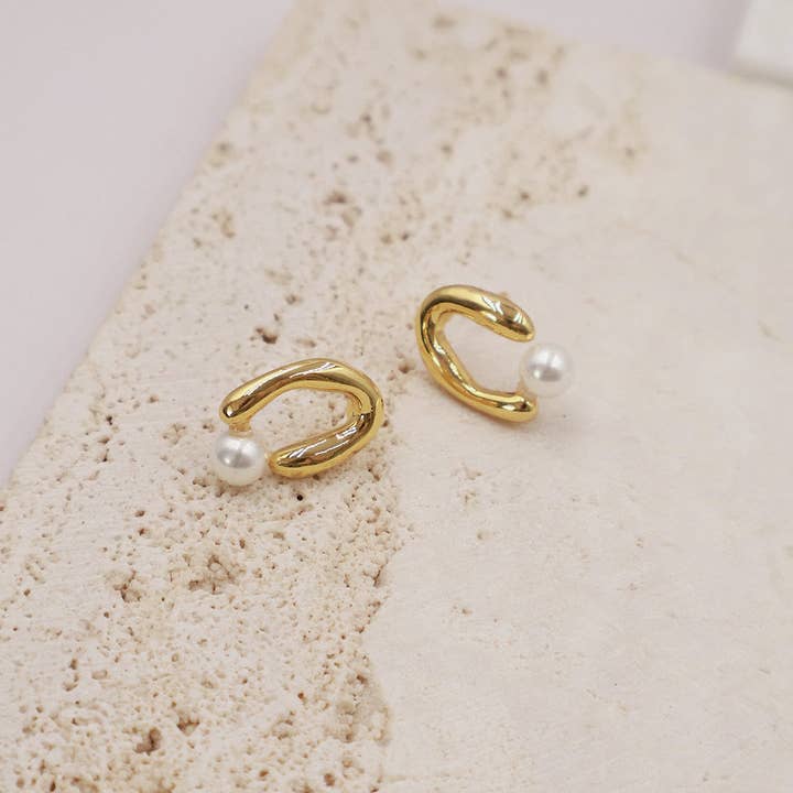 Ari Earrings for wholesale by Chailata