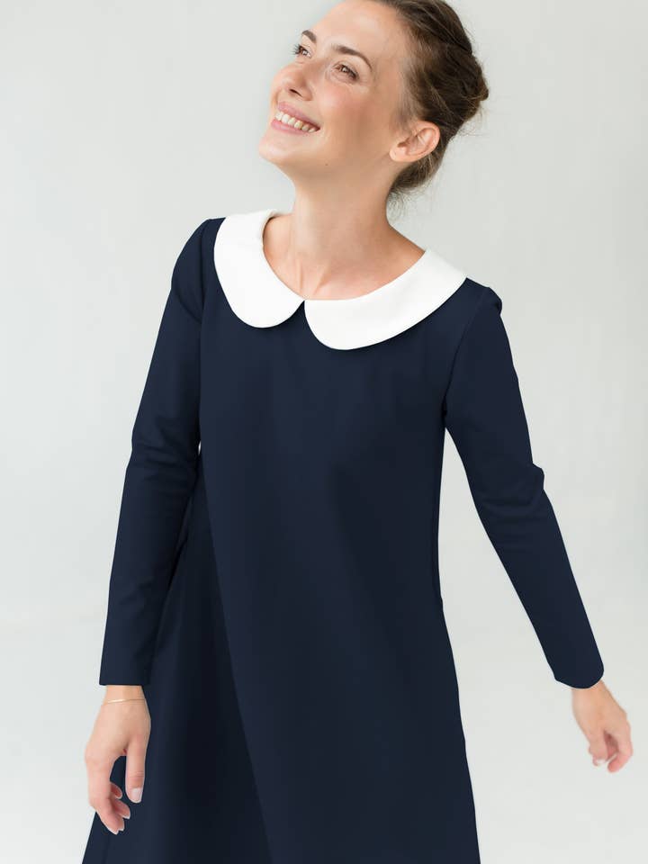 Robe à col Peter Pan, robe minimaliste, robe des années 1960 pour la vente par LeMuse