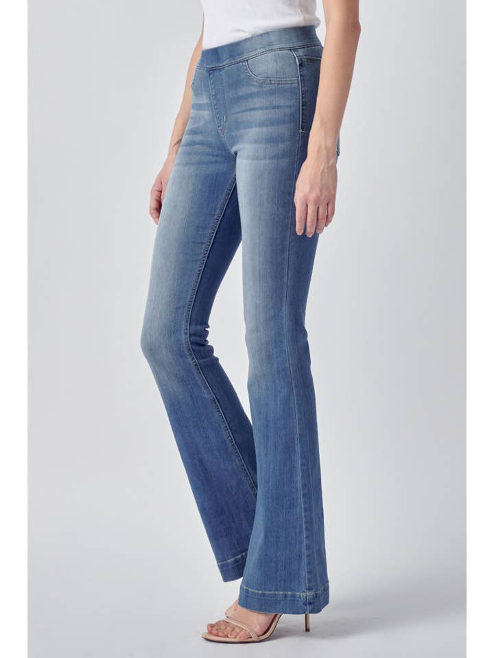 Cello Jeans - Wholesale Jeans - Women's - AB35324 Medium Wash Flared Jegging