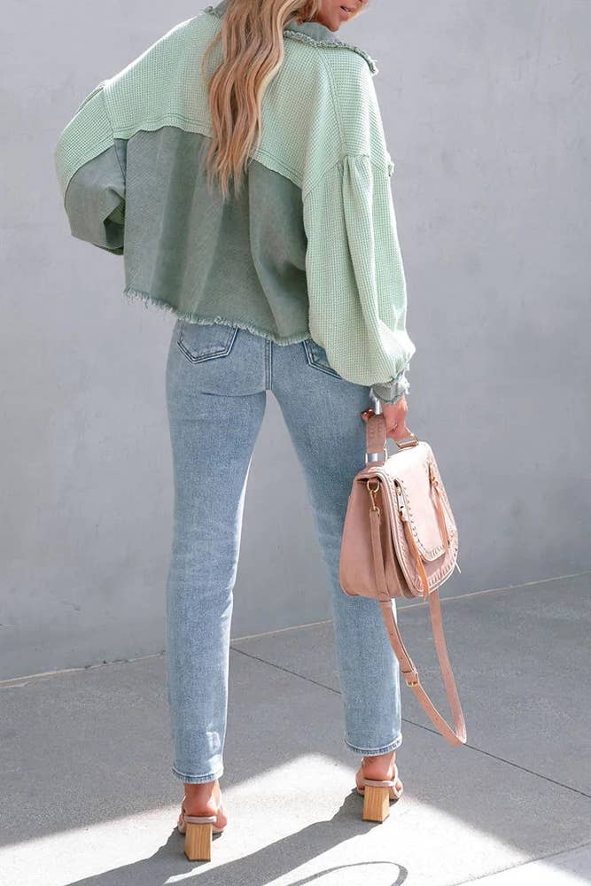 UNISHE - Venta al por mayor Sobrecamisa - Mujer - Chaqueta corta con botones de punto gofre liso ZK7223