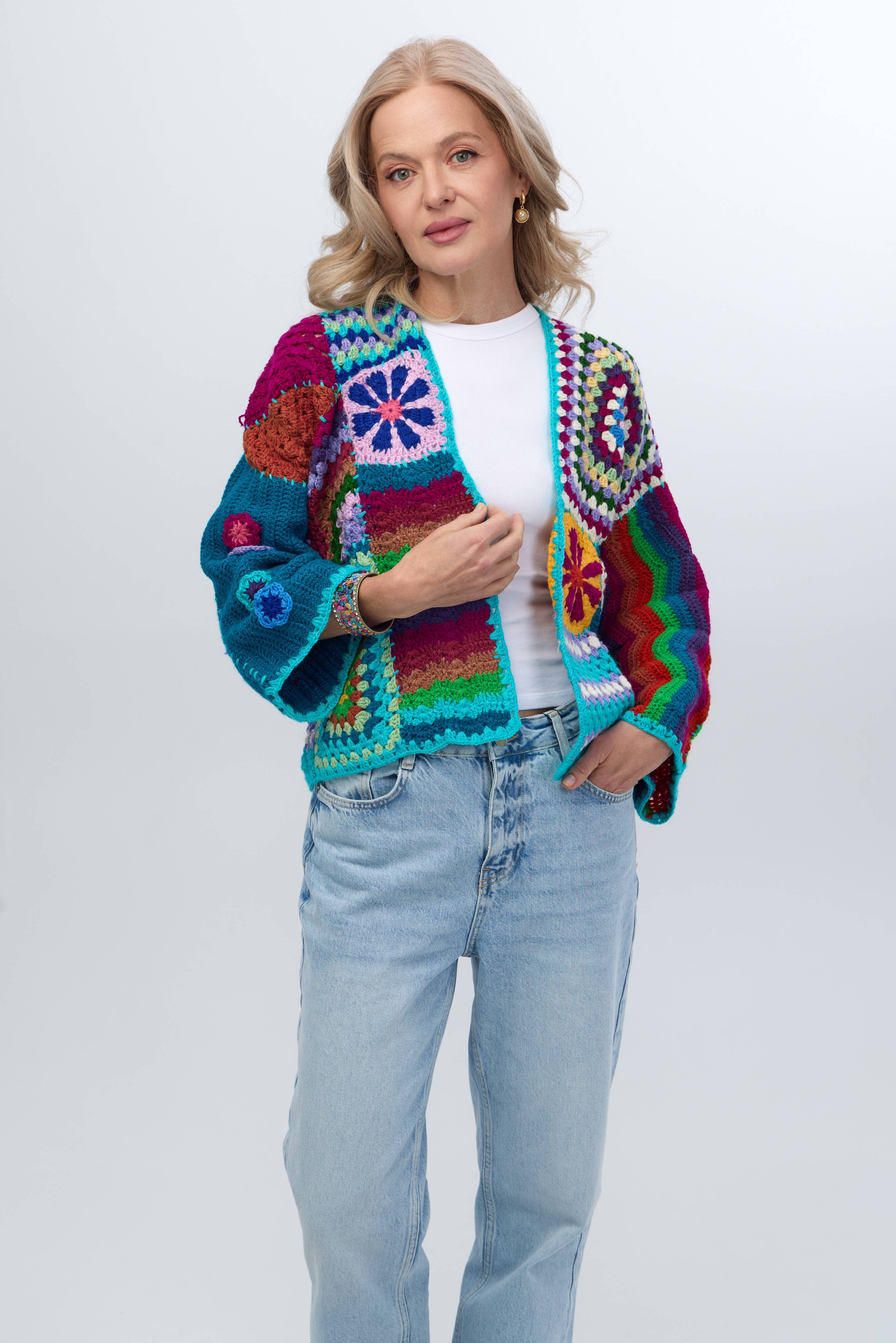 SAACHI – wholesale Kofta - Dam – Färgstark kofta i virkat mönstermix7