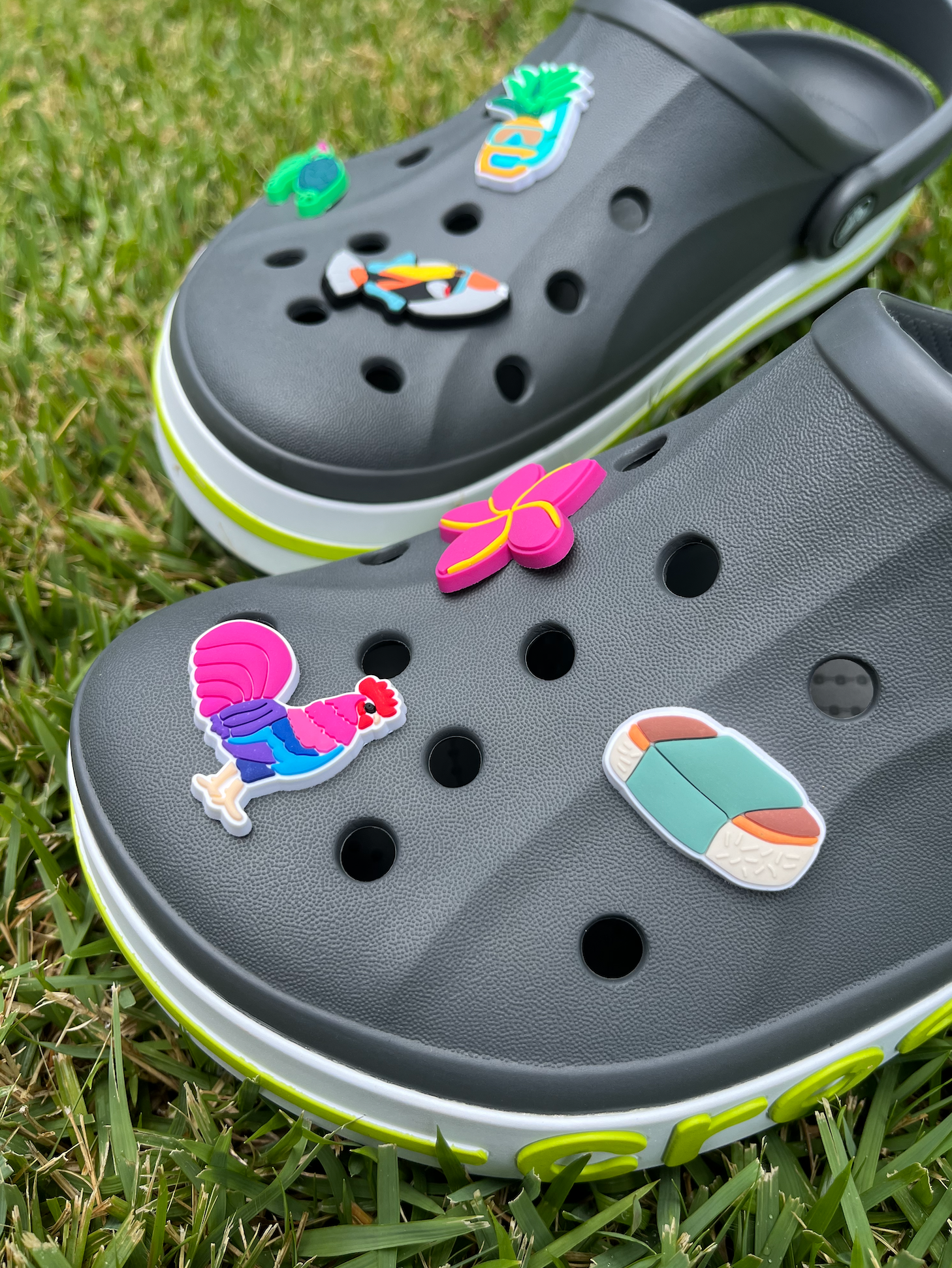 Left Right Design – Acessórios de calçado por atacado – Jibbitz Temáticos do Havaí / Charms para Crocs24