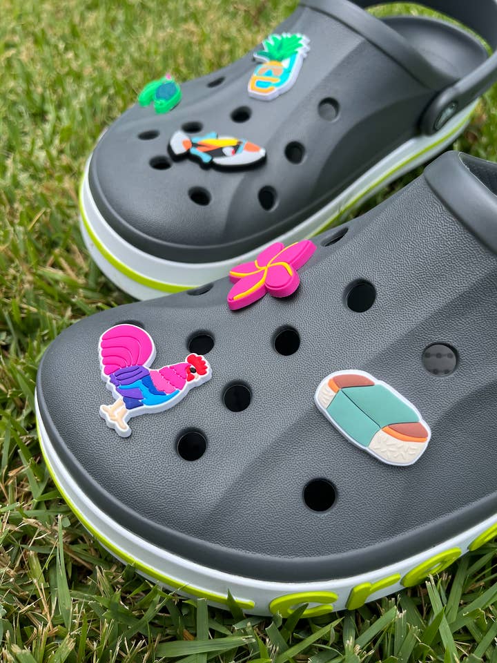 Left Right Design – Acessórios de calçado por atacado – Jibbitz Temáticos do Havaí / Charms para Crocs24