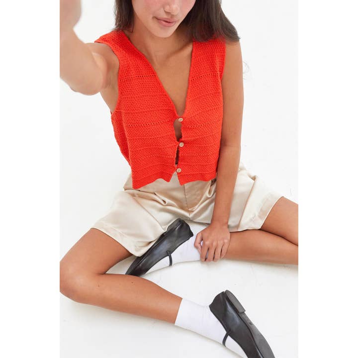 HYFVE - Wholesale Sweater Vest - Women's - DZ25A770-V-Neck Sleeveless Sweater Vest