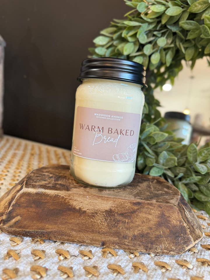 Mason Jar-kaars met warm gebakken brood voor wholesale door Maddison Avenue Candles Company