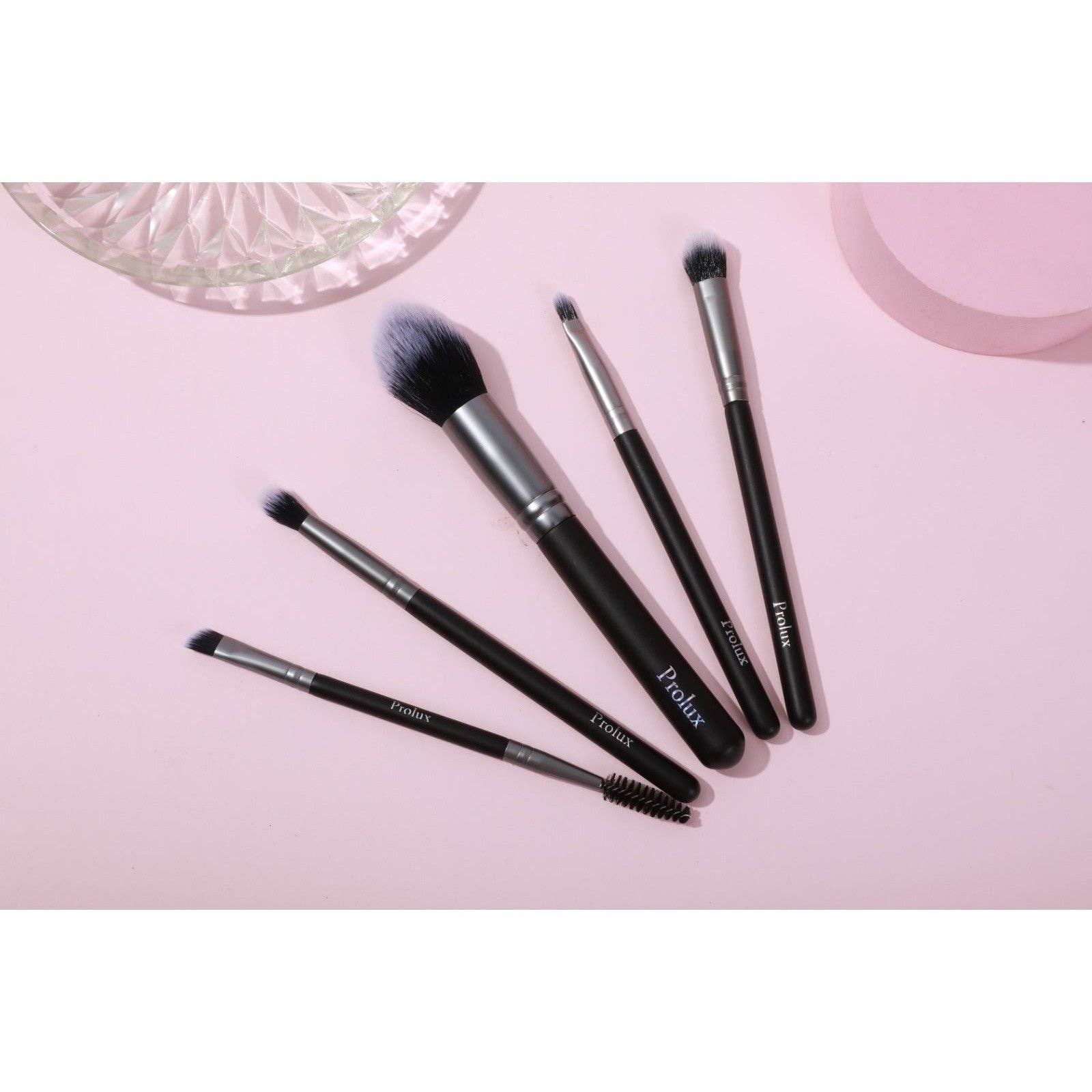 Efon International Corp. - Wholesale Makeup Brush Set - Deluxe - High-Quality Synthetic Bristles 5-piece Brush Set2
