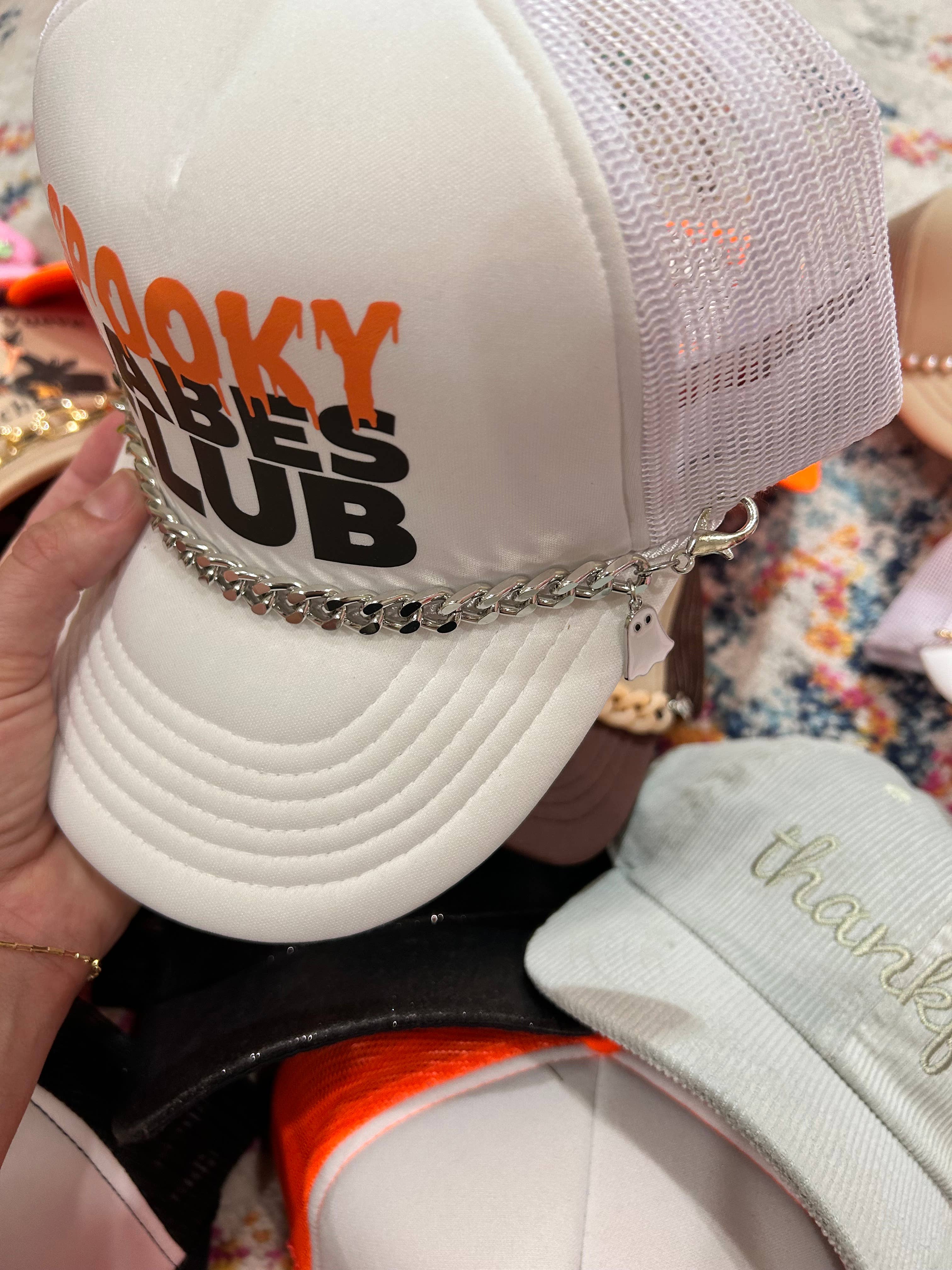 Vibes Hat Company - Venta al por mayor Accesorio para sombrero - Mujer - Cadena para sombreros Spooky Ghost Trucker | Sombrerero | Gorras de Halloween6