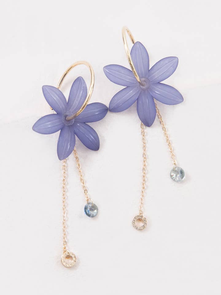 Créoles en forme de lotus scintillant | Indigo pour la vente par Lovoda