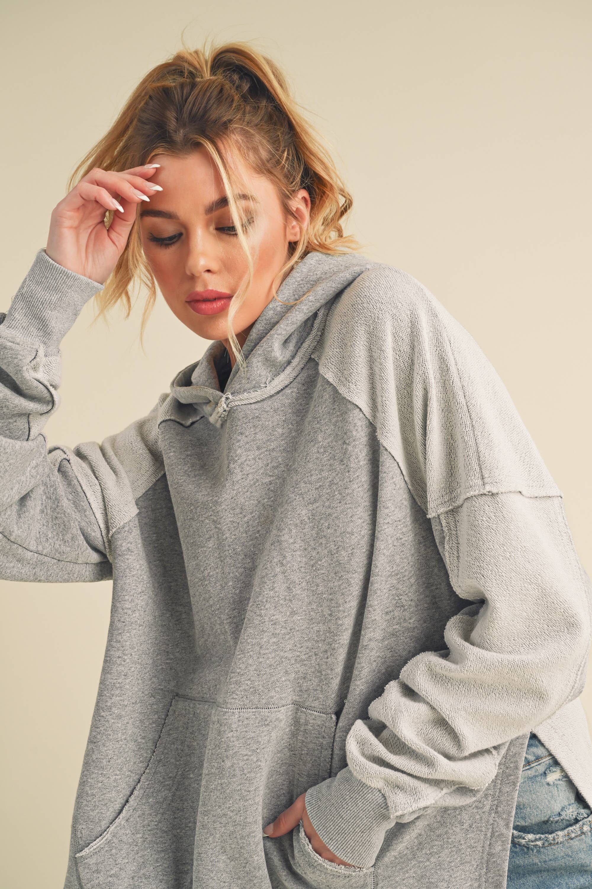 AEMI + CO – wholesale Hoodie – Women's – 966CK Deb Washed Hoodie 557