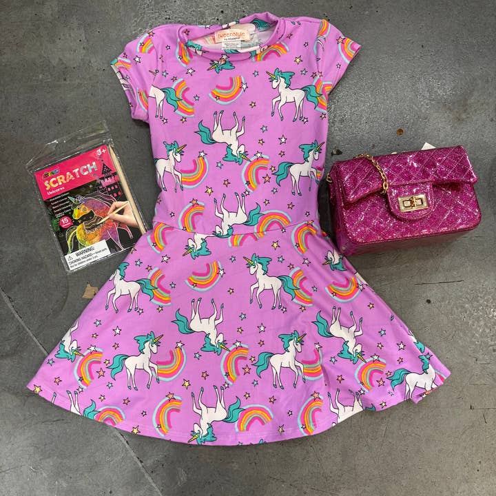 Sparkle par Stoopher - Robe de patineuse licorne fantastique pour la vente par Tweenstyle By Stoopher