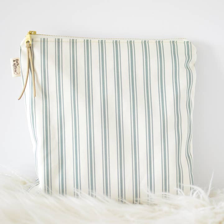 Sac étanche et étanche en PUL résistant à l'eau - Teal Umbrella Stripe pour la vente par Fern & Arrow
