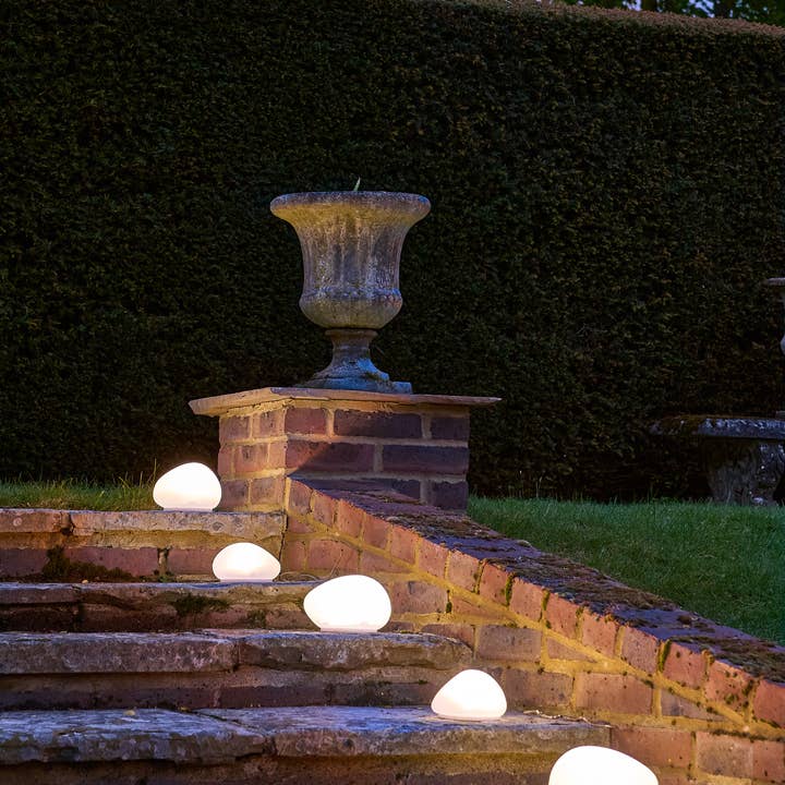 Lumina Of London AU - Wholesale Outdoor/Lawn Light - Solar Glass Pebble