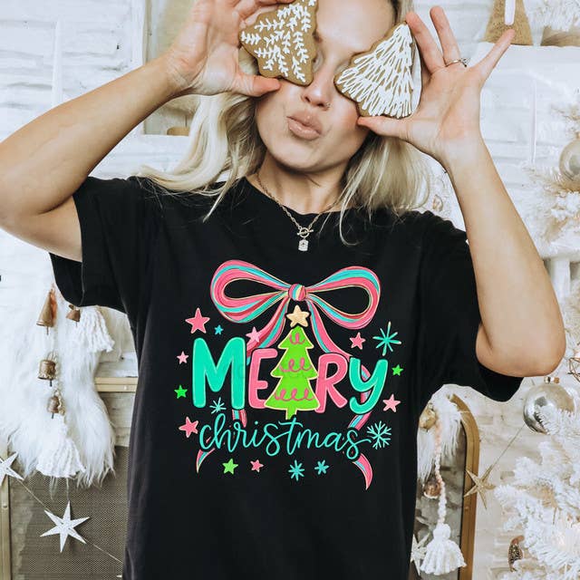 T-shirt Nœud Arbre de Noël Joyeux pour la vente par CNBMade