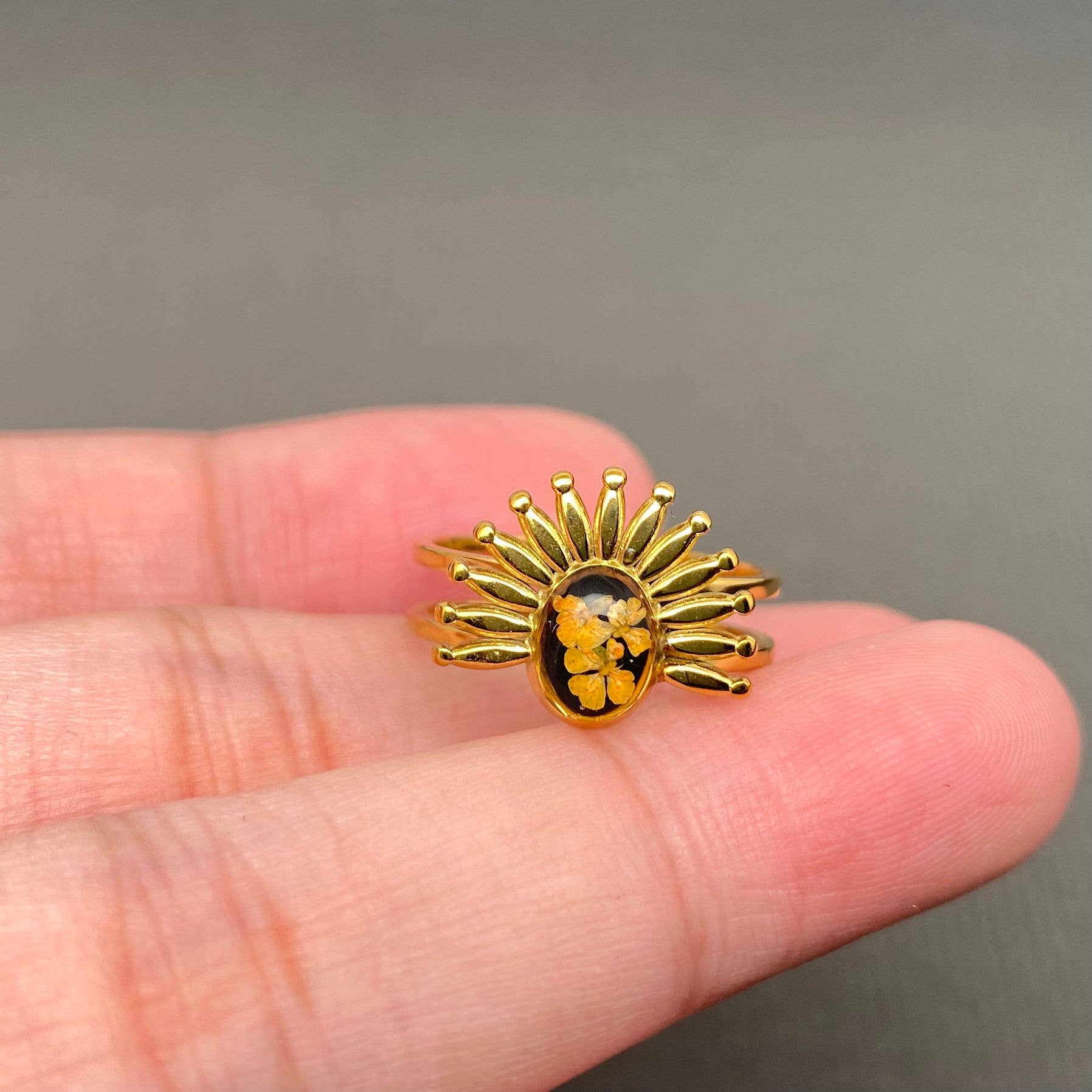 Mio Queena - Vente Bague de cocktail/de cérémonie - Bagues florales ajustables en fleurs séchées 18K dorées SS - PDF/FGS7