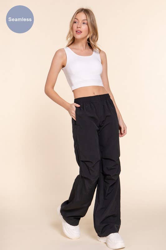 Active Basic | Active USA – Großhandel Strickoberteil – Damen – Rundhalsausschnitt mit BH-Cup Nahtloses Rippshirt22