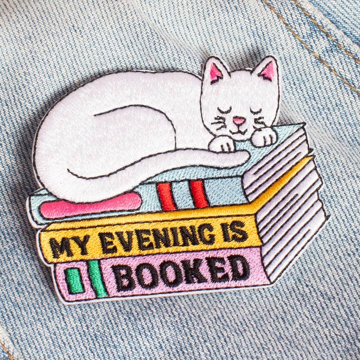 Mon soir est réservé patch pour la vente par Wildflower + Co.