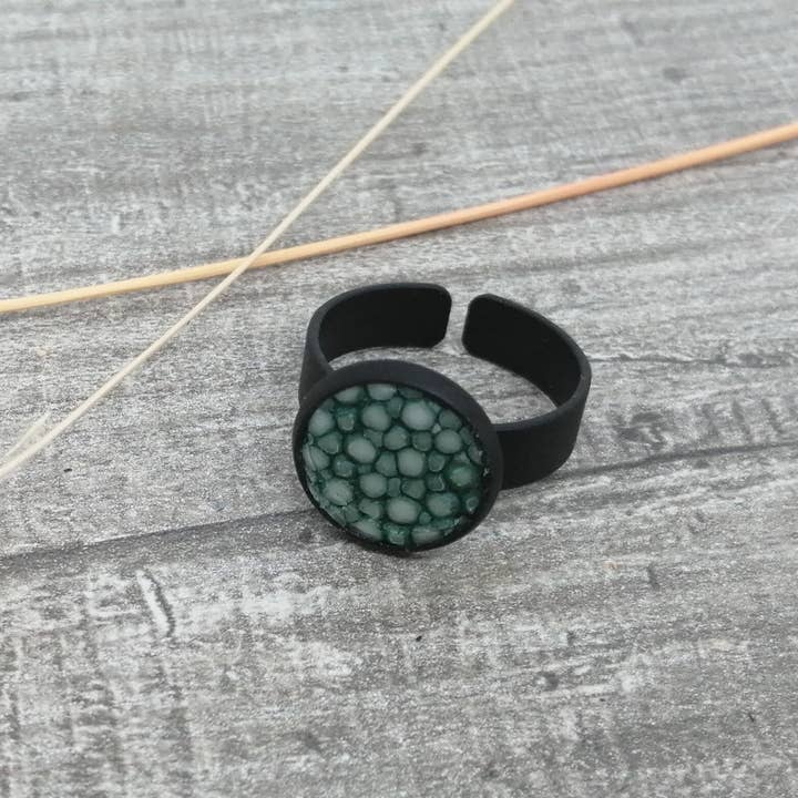 Ring - Maritime - rågläder - grön för wholesale av Maison Delclef