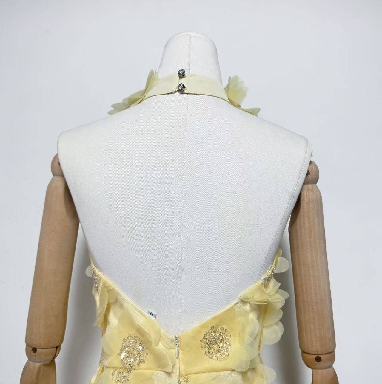 Productseeker - Wholesale Dress - Women's - DR751Y Halter Neck Sequin 3D Floral Backless Mini Dress31