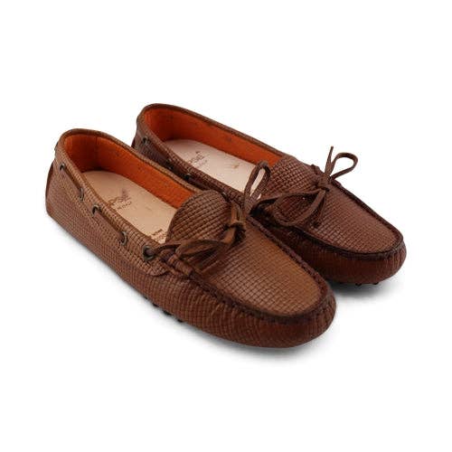 Mocassini in pelle intrecciata color cuoio con gommini all