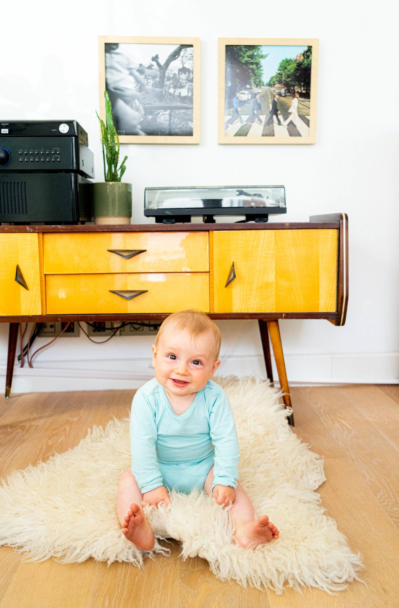 Behout - Venta al por mayor Estante de pared - Soporte para vinilos Vincent2