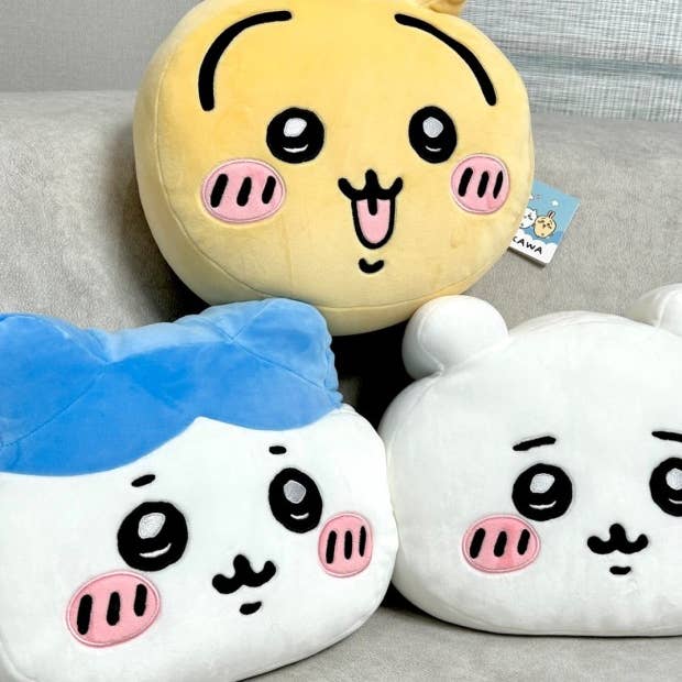K_Wonderland - Wholesale Car Decorative Charm - Unisex - Chiikawa Neck Plush Cushion - Deco, Office, Car Cushion